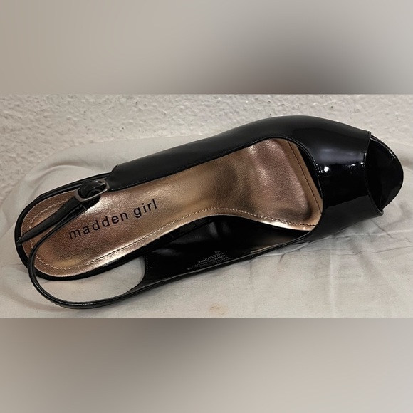 EUC Madden Girl Superb Black Patent Leather Platform Heels size 10 - Picture 7 of 12